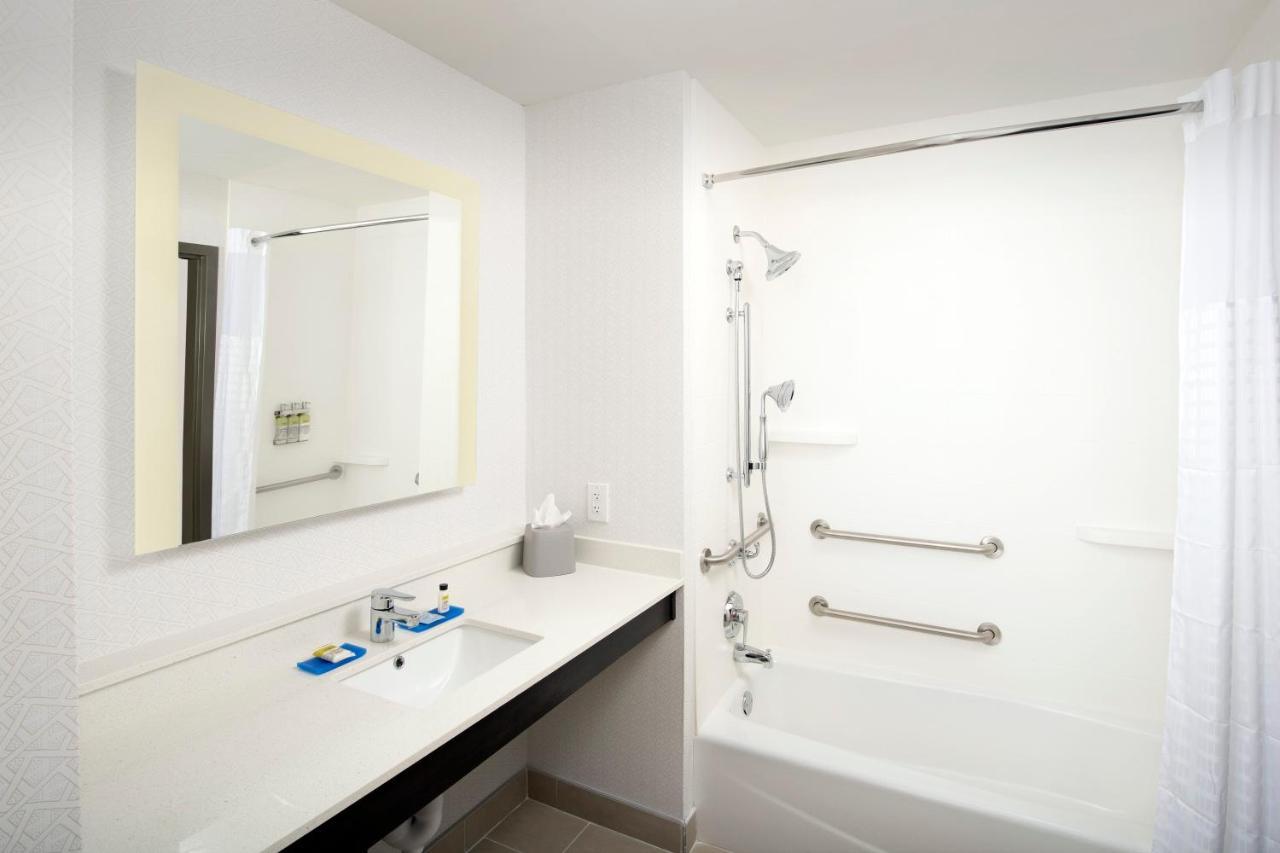 Holiday Inn Express & Suites - North Brunswick By Ihg Dış mekan fotoğraf